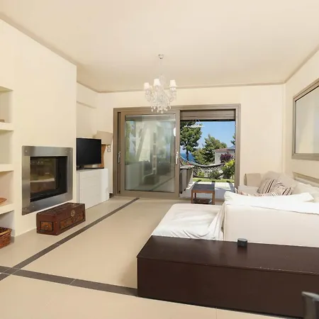 Celeste - Panoramic Sea Views, Gated Complex