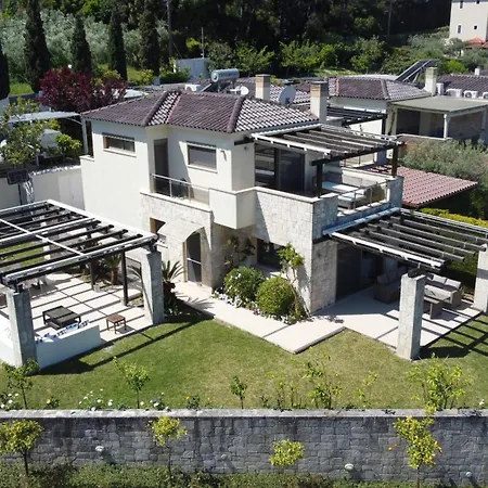 Celeste - Panoramic Sea Views, Gated Complex Villa