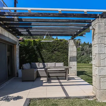 Celeste - Panoramic Sea Views, Gated Complex